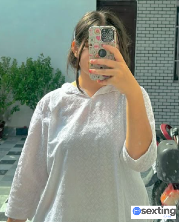 Untouched_Girlee